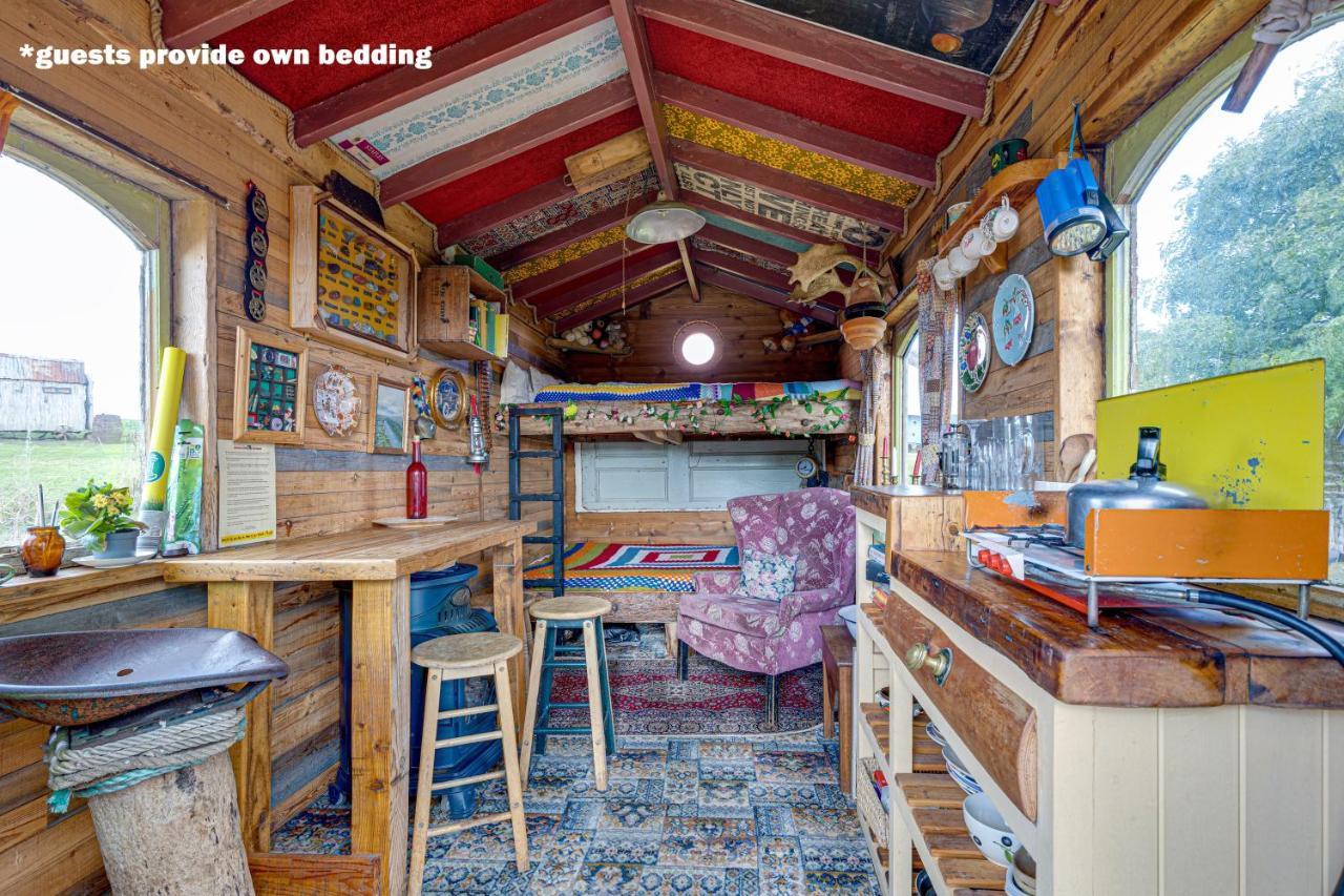 2 X Double Bed Glamping Wagon In Dalby Forest Скарбъро Екстериор снимка